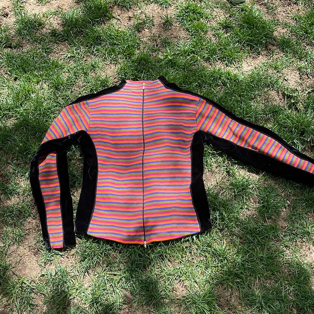 Vintage obermeyer signature sweater…. Like new!